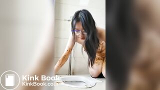 asian teen public toilet