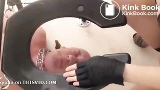 Mistress ingrid Frost shitting in a slave