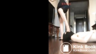 Chinese scat femdom歌迪s狠抽贱狗耳光丝袜脚羞辱吃浓痰