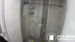 Woman pooping in Toilet 289