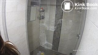 Woman pooping in Toilet 289