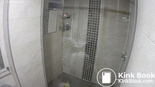 Woman pooping in Toilet 289