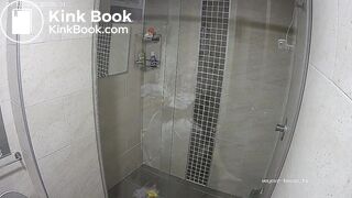 Woman pooping in Toilet 289