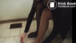 Hot girl has diarrhea during a date