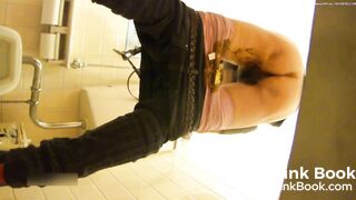 Candid filming of real toilet diarrhea and pulling pant