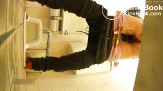 Candid filming of real toilet diarrhea and pulling pant