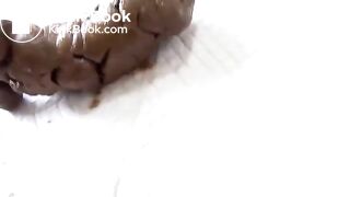 Hot Japanese girl pooping