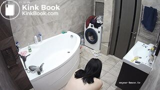 Woman pooping in Toilet 270