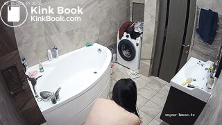 Woman pooping in Toilet 270