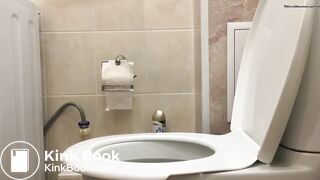 Woman Farting While Pooping