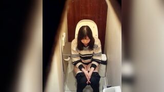 Girl toilet poop constipation