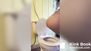 Hot girl talks and shits