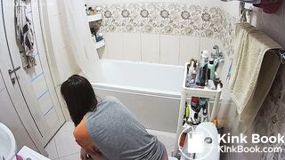 Woman pooping in Toilet 275