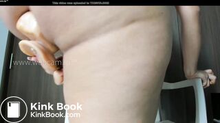 Big Ass Girl Put Dildo In Her Ass And Accidentlly Poop