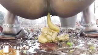 Milf Indian pooping