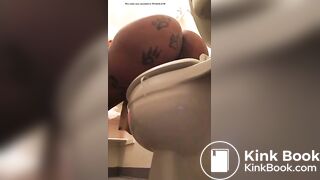 Pawg Teacher taking a shit