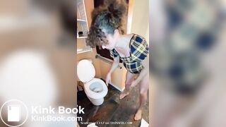 Pregnant Scat in a bathtub