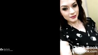 Sexy Girl Pooping on the Toilet