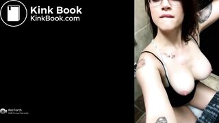 Sexy Girl Pooping on the Toilet