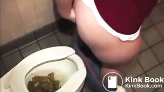 Cutie Pooping