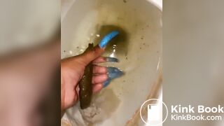 l***p*** grabs scat log straight from toilet bowl