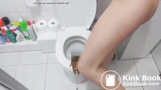 PUDDLE on the TOILETSEAT!