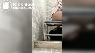 Chinese Femdom scat worship - video 22