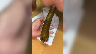 japan poop in her bf hand