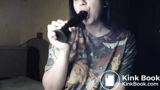 Swallows big brown load without a problem