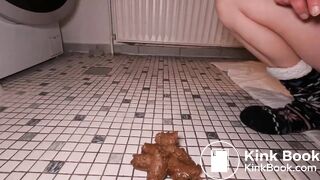 Spreading my pussy wide for you and shitting a big, sof