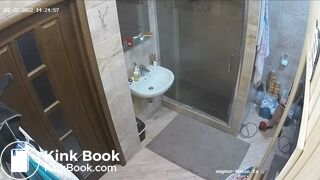 Woman pooping in Toilet 225
