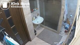 Woman pooping in Toilet 225