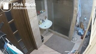 Woman pooping in Toilet 225