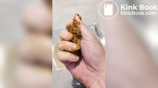 My ebony wife shits and i squeeze that lovely turd