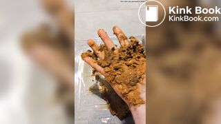 My ebony wife shits and i squeeze that lovely turd