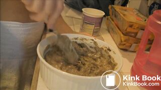 Goddess makes shit-filled cookie sandwiches for you