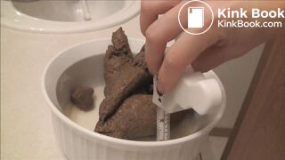 Goddess makes shit-filled cookie sandwiches for you