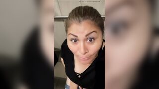 Farting and pooping milf latina