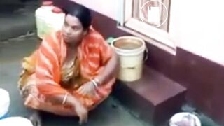 Pissed off Desi Bhabi Shitting
