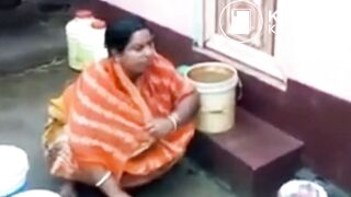 Pissed off Desi Bhabi Shitting