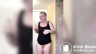 She cums really good after shitting