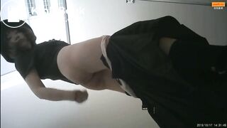 [Full] A cute Asian girl poop