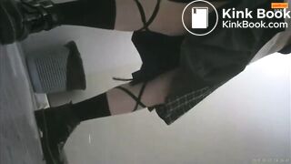 [Full] A cute Asian girl poop