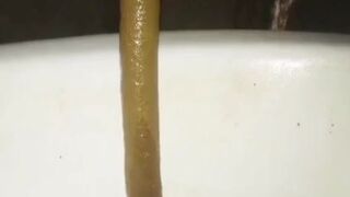 Asian girl shitting - video 10