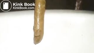 Asian girl shitting - video 10