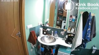 Woman pooping in Toilet 231