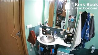 Woman pooping in Toilet 231