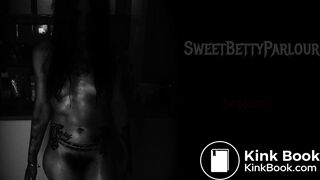 Big ASS push her shit