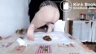 Beautiful girl pooping - video 16