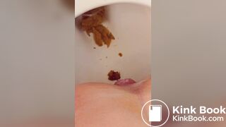 Milf filling her toilet